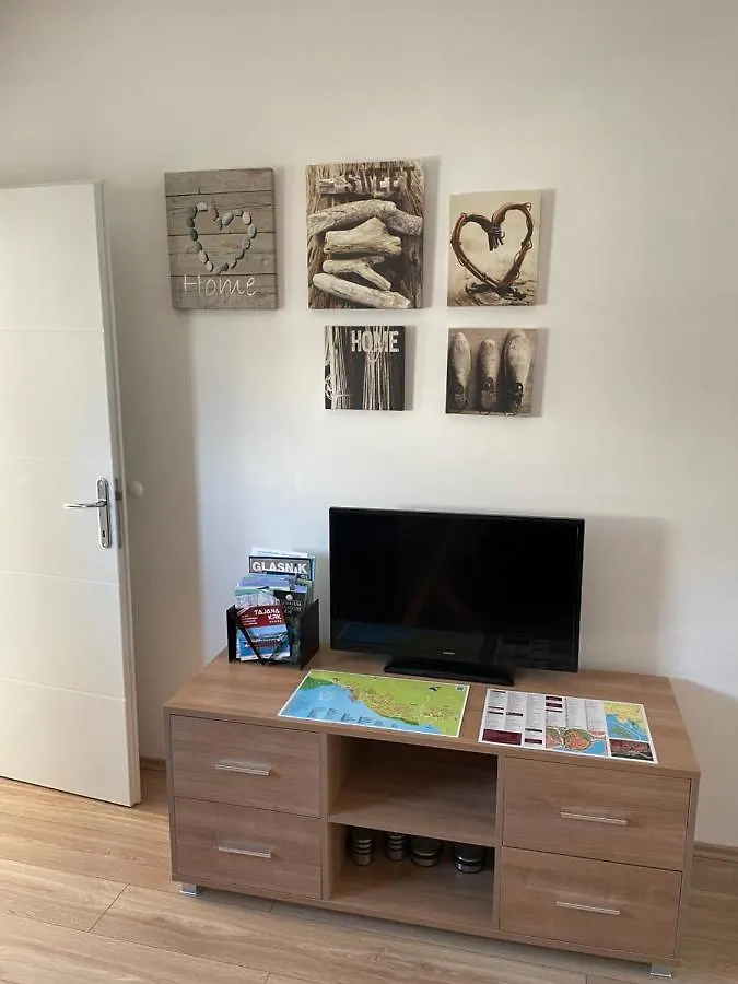 Casa Estancia Apartment Njivice